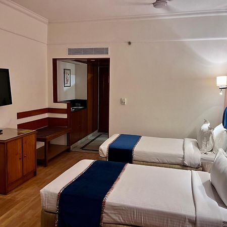 Katriya Hotel And Tower Hyderabad Exteriör bild