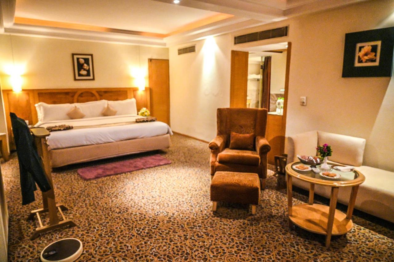Katriya Hotel And Tower Hyderabad Exteriör bild