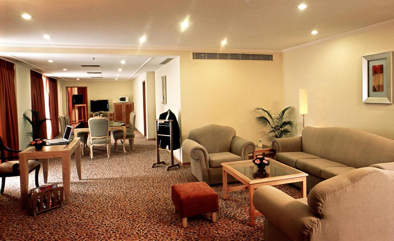 Katriya Hotel And Tower Hyderabad Exteriör bild